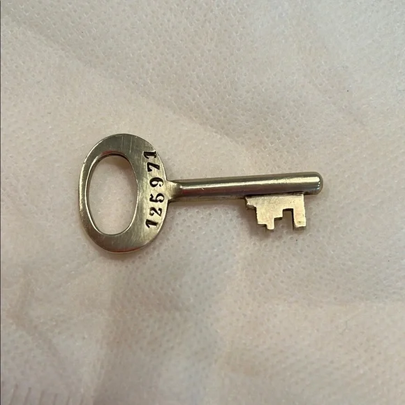 Louis Vuitton Vintage Gold tone Key #125971 - Picture 4 of 5